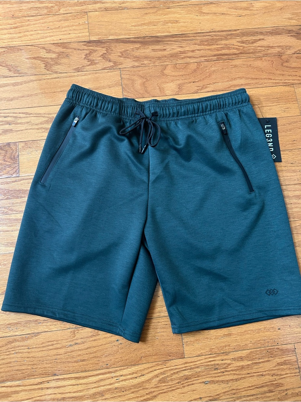 NWT Legend Men's dark green 8.5” inseam Athletic Shorts size M